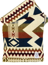 Chargez l’image dans le spectateur de la Galerie, Artisan-Made Blankets & Throws
