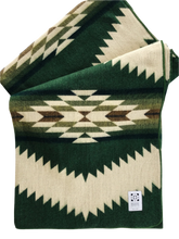 Chargez l’image dans le spectateur de la Galerie, Artisan-Made Blankets & Throws