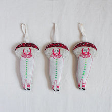 Chargez l’image dans le spectateur de la Galerie, Lavender & Cotton filled Ornament