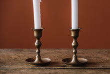 Chargez l’image dans le spectateur de la Galerie, Vintage Brass Candlestick Holders (Set of 2)
